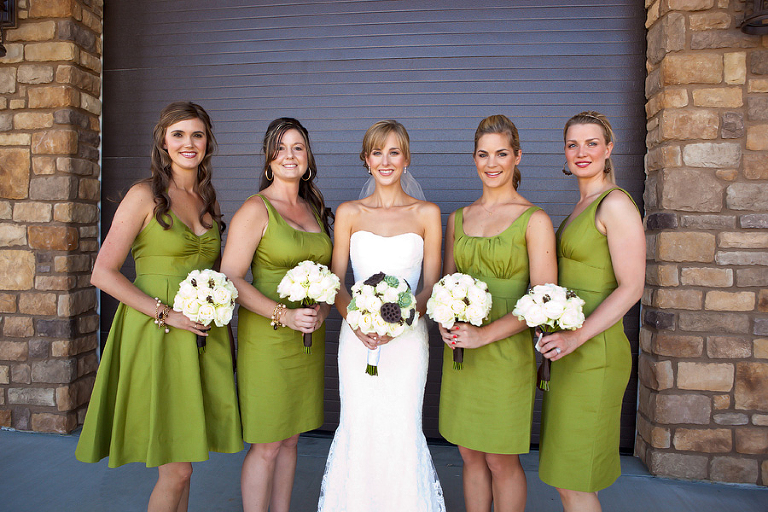 bridal party pictures at the pear valley winery in paso robles